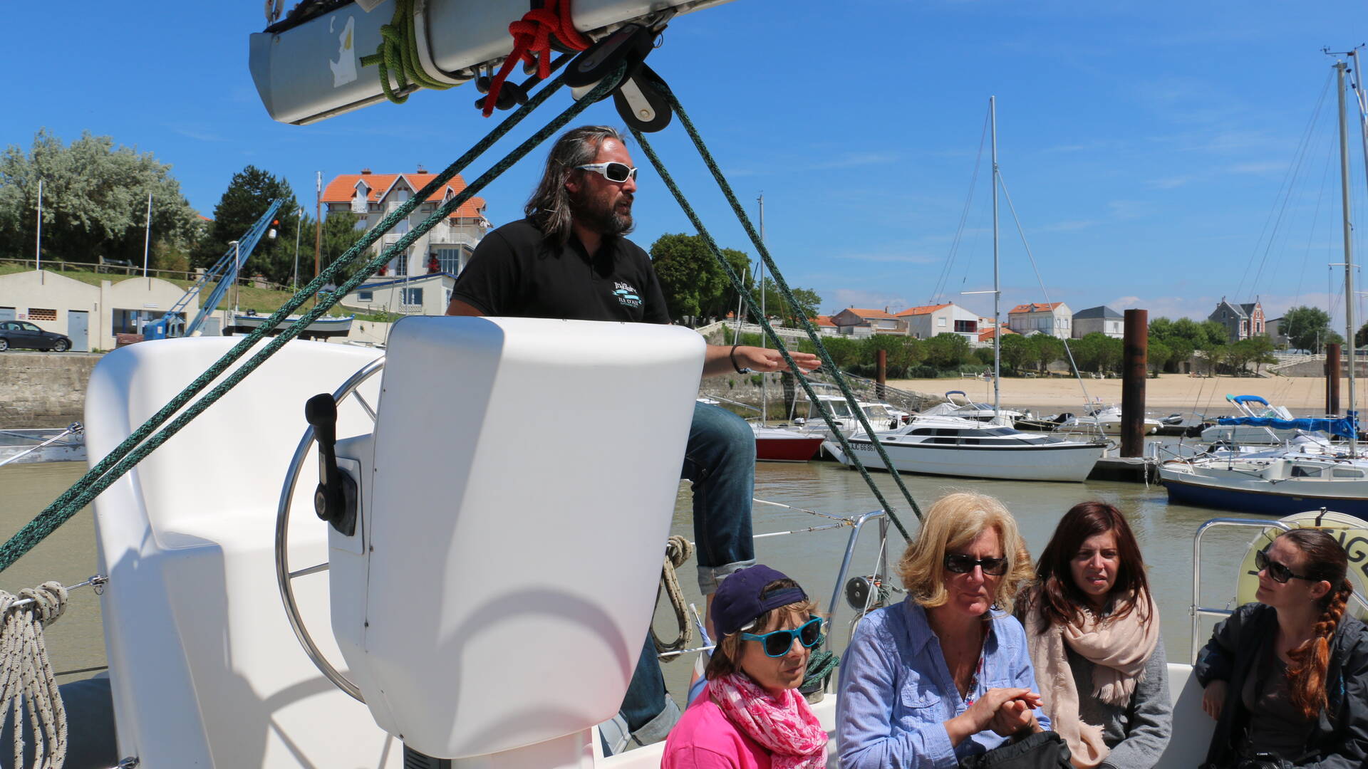 Accueil par Frédéric sur le catamaran Vertige à Fouras