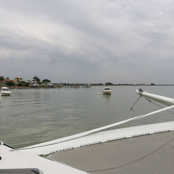 Catamaran au large de l'île d'Aix