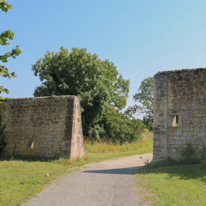 Vue sur les anciens remparts - passage des fourniers