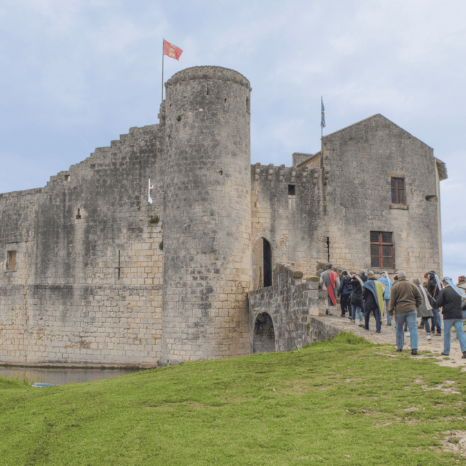 Château fort de St Jean d'Angle ©F.Marzo